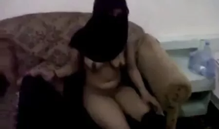 La chica delante de la webcam, empuje sexo hd latino en dos agujeros