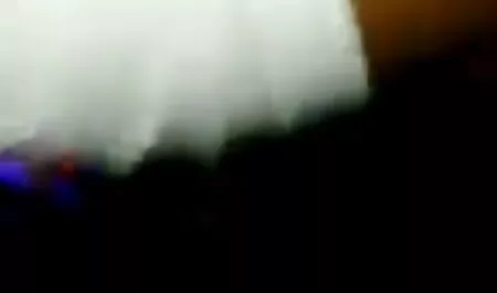 Dos chicas en videos de sexo latino un vestido beige y su novio