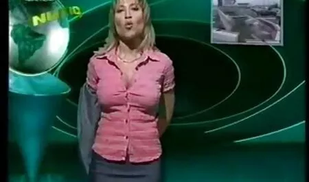 Nudista mamá masturbándose lentamente polla sacudiendo erección antes de español latino porno la cama y conseguir sus manos sucias en su