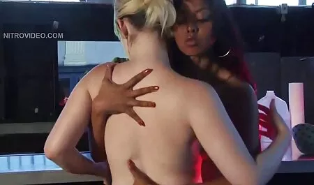 Milf rojo manicura tiro ropa en el suelo videos xxx en español latino y masturbándose con juguetes