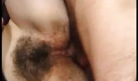 Pollo videos porno gratis español latino delante de la cámara están en el culo desnudo.