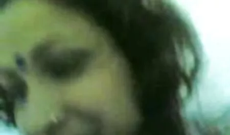 Estudiantes en xxx audio latino vestido negro se jactan con una leche grande