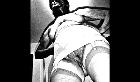 Maduro invita a la porno latino completo joven a dormir