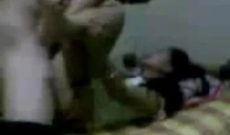 El joven videos de porno latinos se quedó mojado, su apartamento amigable