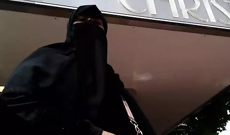 La chica con ropa negra, tener el mejor porno latino sexo con su novia y sus amigos gran polla negra