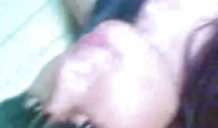 Gilipollas atornillado una videos caseros latinos pornos joven mujer en la mesa junto a la chimenea