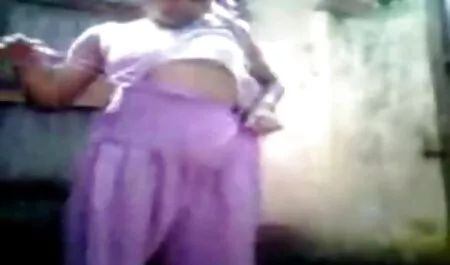 Gafas chica muestra tetas antes de besar porno mateur latino su vagina