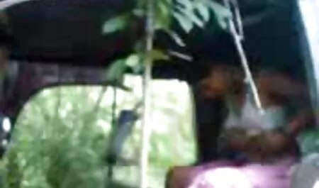 Pelirroja toma garganta videos de porno en español latino al aire libre