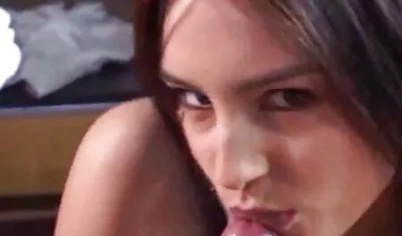 Se miran el jefe, y el Secretario video porno latino en español