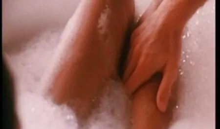 Fitness lesionado mientras está sentado en el xxx latino español alambre