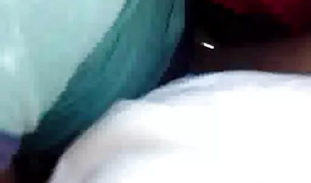 Rubia con ojos marrones chupando polla de un nuevo amante en su xxx videos audio latino teléfono