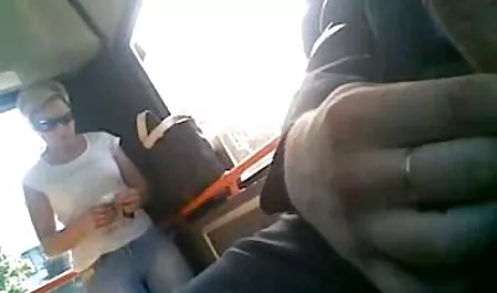 Chica joven barajar trasero extensión de en pornos latinos la cámara