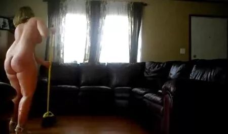 Situación porno con golpear en el sofá y en videos de porno español latino el suelo