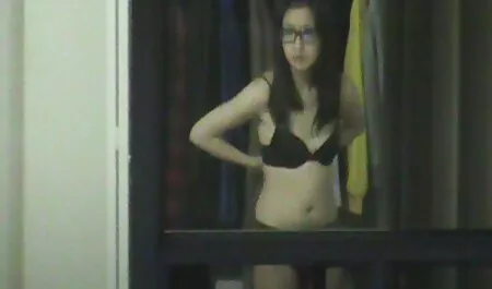 Negro mujeres sacude gran culo mientras videos pornos en español latino salta