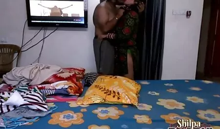 La gente acaba de rascar en la vagina de una chica en ver porno en español latino medias y novia