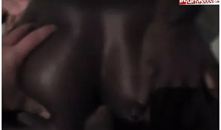 Quitarse a una mujer en el pasillo, muestra que no se puede lo mejor del porno latino afeitar.