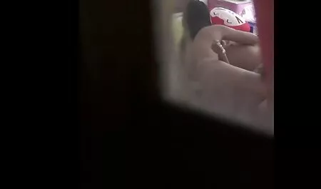 Negro, dos empleados con gafas en ver porno en español latino el sofá