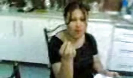Modelo principiante en pantalones cortos, no esperes Sexo en el casting peliculas xxx online latino