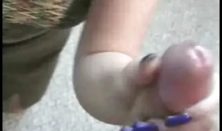 Rubia milf dando sudamericanas follando una mamada antes de sexo