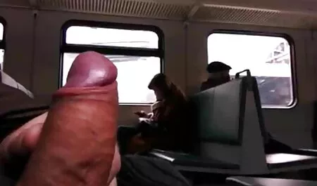 Dos belleza videos porno audio latino en guantes blancos y sombrero con dedos y polla