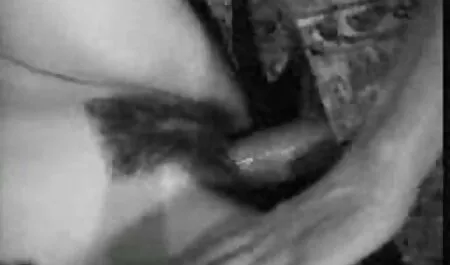 Baba plantando 4 juguetes en la vagina están obstruidos y el hombre videos latinasxxx hace anal