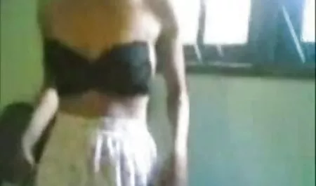 Mujer en la oficina en la videos porno en idioma latino tabla