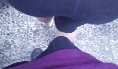 Completamente peludo y xxx audio latino medias de sexo con una botella de jabón
