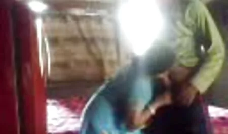 Pelirroja follada en porno casero latino en español el sofá