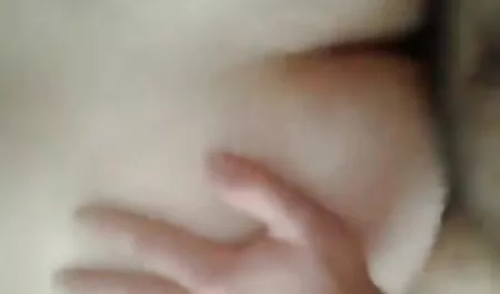 Grandes estrellas tienen a cerrar el sexo con un chico porno hentai en español latino y chupar la polla